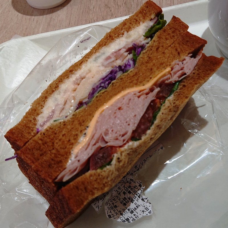 スモークチキンとベーコンのサンド(リトルマーメイド 武蔵新城店)