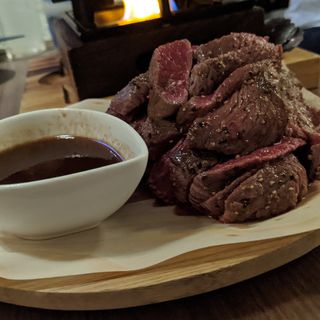 ワイルド溶岩プレートでステーキ(しか枡屋 （シカマスヤ）)