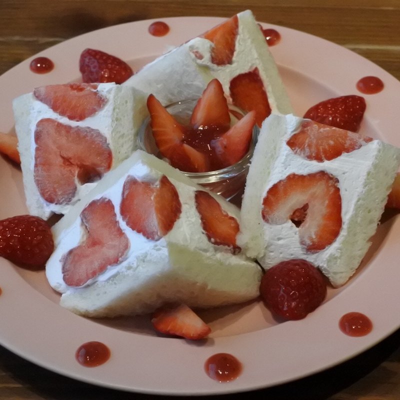 いちごサンド(モモベジ)