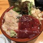 漬けまぐろと鯛胡麻だれの二色丼(寿し屋の勘八 国際ビル店)