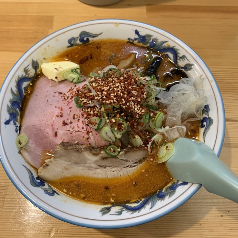 辛いみそらーめん(大辛)、麺小盛り・バタートッピング(らーめん もんつきかかか )