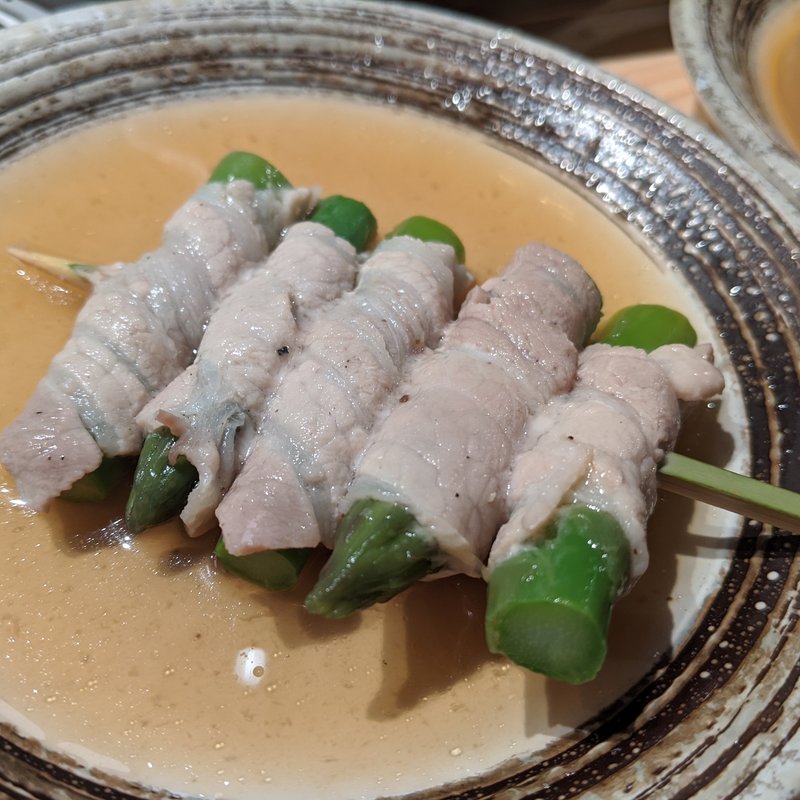 アスパラ肉巻き串(うおや　坐唯杏)