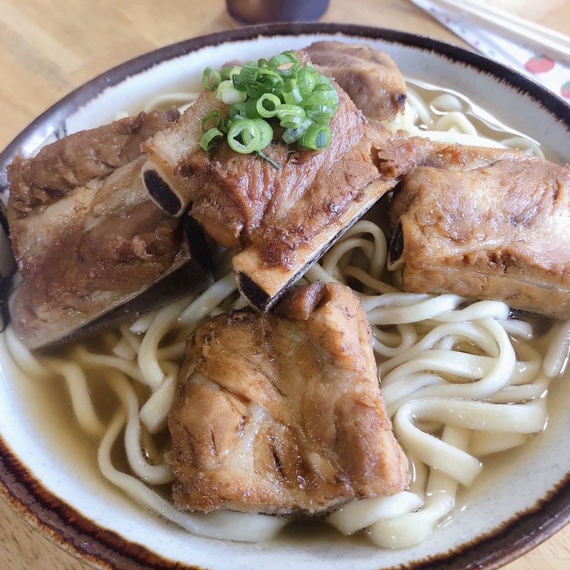 ソーキそば(山原そば（やんばるそば）)