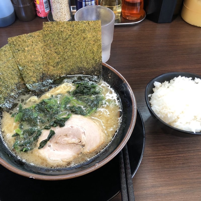 ラーメン並(家系ラーメン頂㐂家牧野店)