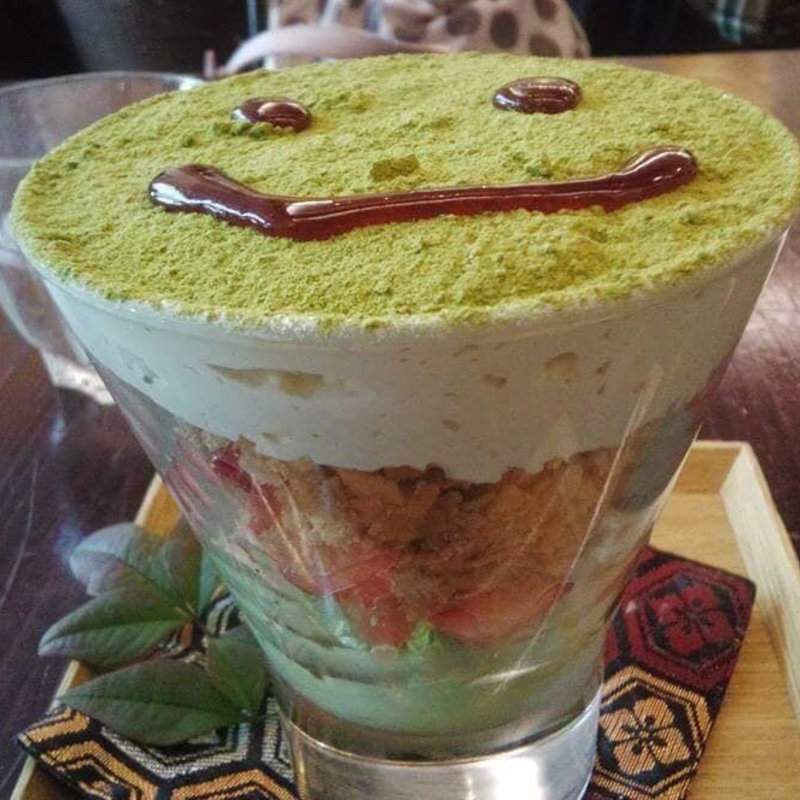 抹茶と小豆のティラミス風パフェ(カフェ中野屋)