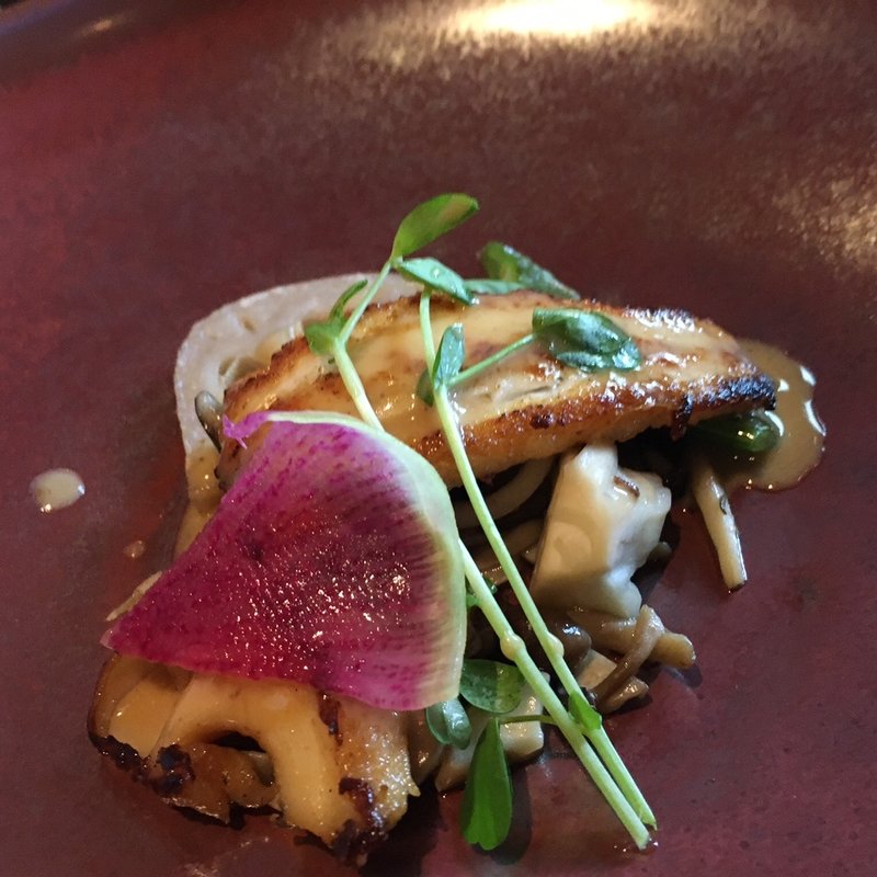 すずきのソテー(キュイジーヌ フランセーズ ラ・シャンス （cuisine francaise LA CHANCE）)