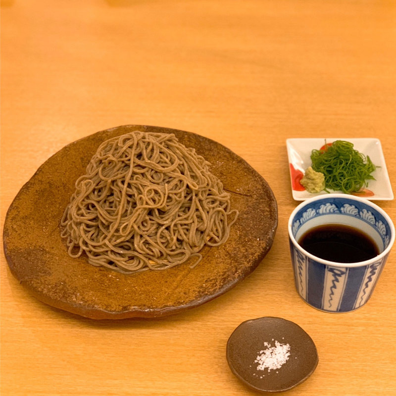 盛り蕎麦(冷) 黒(挽きぐるみ) 1斤半(蕎麦屋 香月)