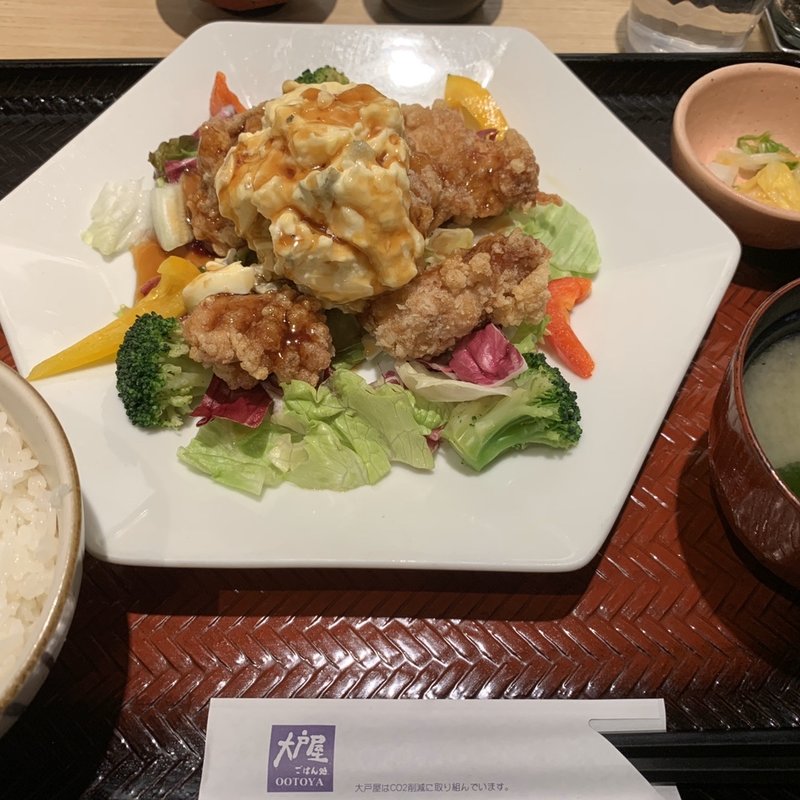 ポテマヨ竜田揚げサラダ定食(唐揚げ6個入り)(大戸屋 稲毛マリンピア店)