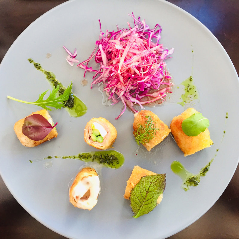 宮崎県産ポークとモッツァレラとアスパラガスのインボルティー(カフェ トリエステ )