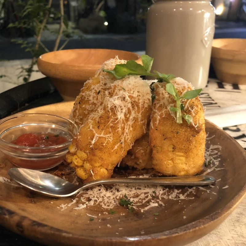 とうもろこしのスパイシーフリット(かしわビストロバンバン 今泉店)