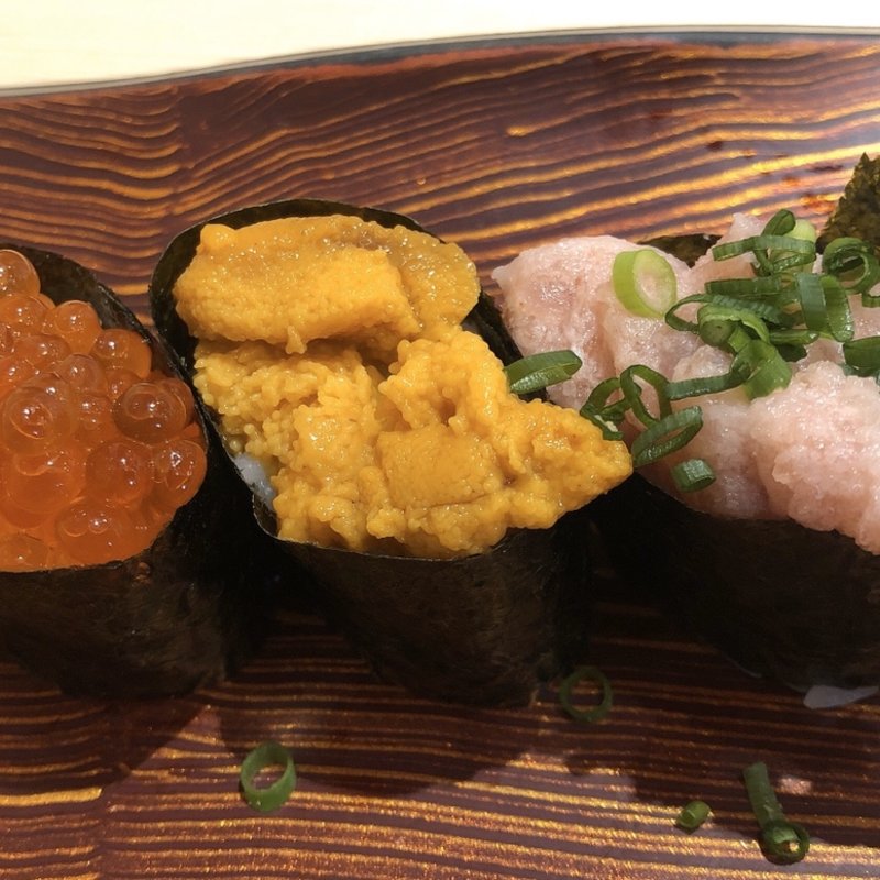 軍艦三貫(きづなすし 西新宿店 )