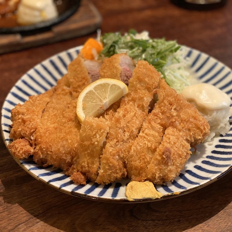 びっくりとんかつ定食(盛よし （モリヨシ）)