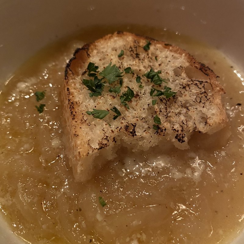 オニオンスープ(フレンチ酒場　nanoru　namonai)