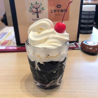 珈琲屋さんの自家製コーヒーゼリー＋ソフトクリーム(ミヤマ珈琲 朝霞本町店)