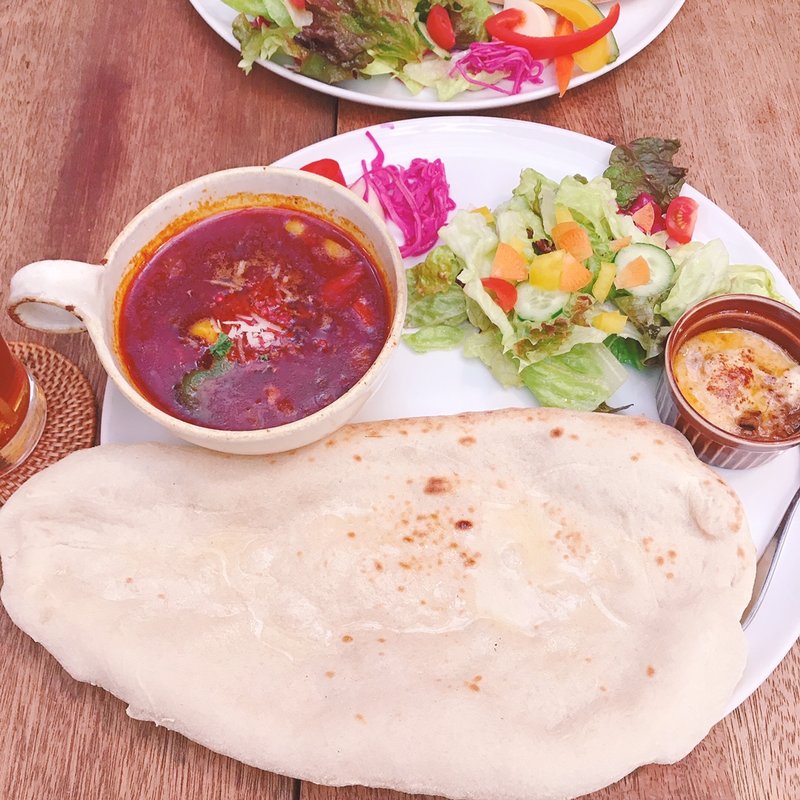 おとなのラムカレー石窯ナン付き(茶屋 雨巻 )