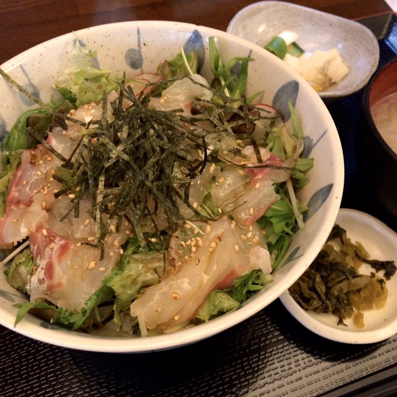 サラダ丼(みはる)