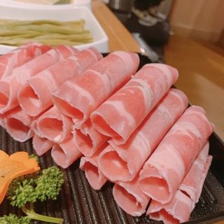 国産豚しゃぶ肉(真巴石‐シンバセイ‐ 薬膳火鍋 しゃぶしゃぶ 渋谷店)