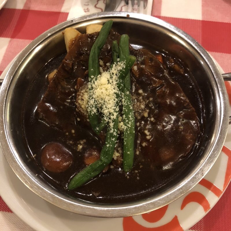 タンシチュー(洋食 ヨシカミ)