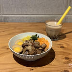 ルーロー飯(SPINNS vintage＆cafe)