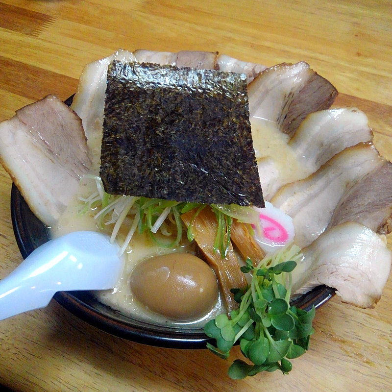豚骨醤油チャーシューめん(ちゃあみい )