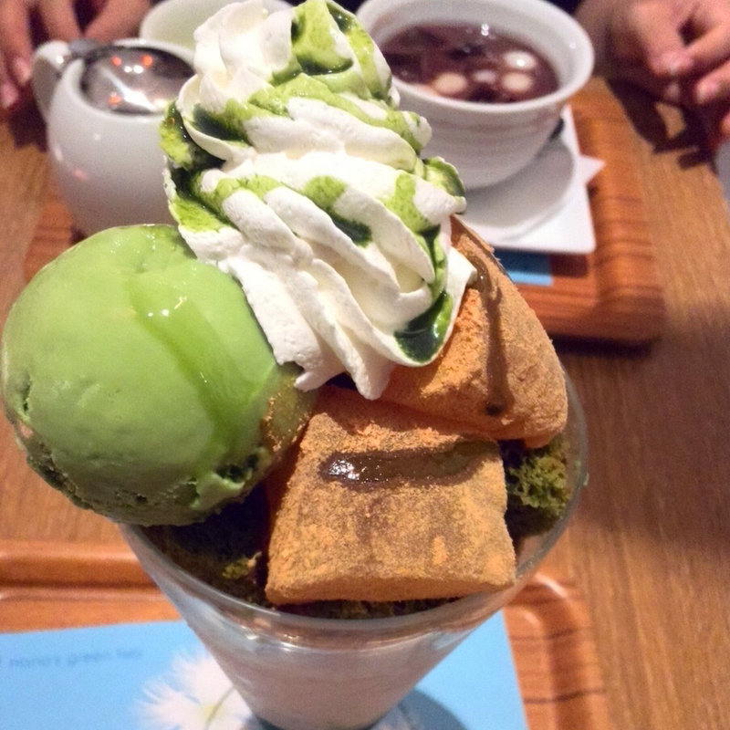 抹茶シフォンわらび餅パフェ(nana's green tea 東京ドームシティ ラクーア店)