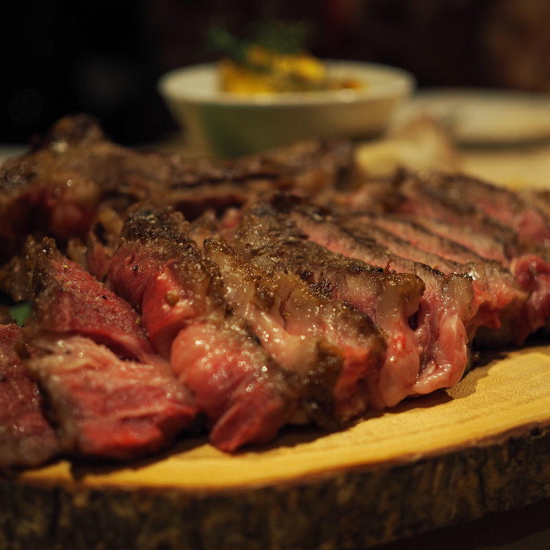 豪快トマホークステーキ(アランチーノOSAKA)