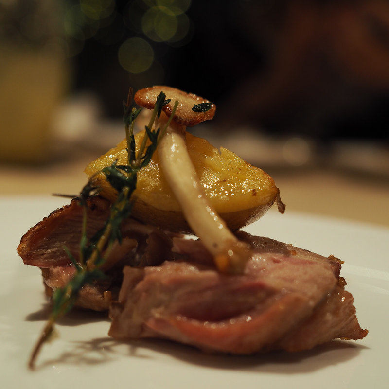 宮崎県産神楽とりのスキレット焼き いろいろキノコと(アランチーノOSAKA)