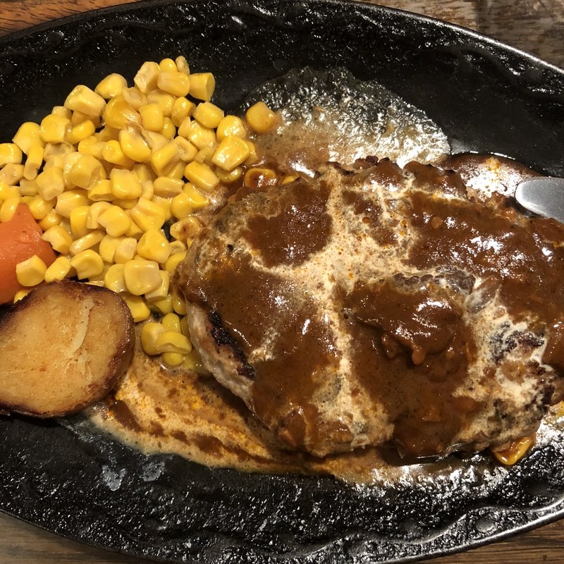 ストロガノフソースかけハンバーグ(バンビ 茗荷谷店)