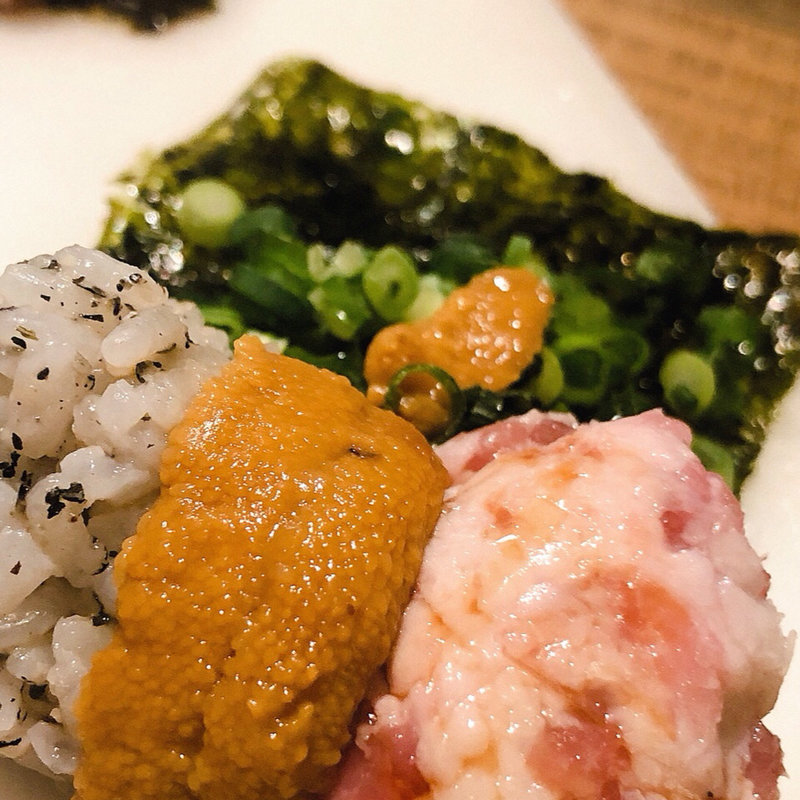 河内鴨ネギトロ&生雲丹寿司(炭火とワイン なんば店)