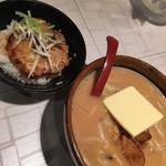 北海道味噌超バターラーメン(ミニチャーシュー丼)(麺場 田所商店 WBG店)