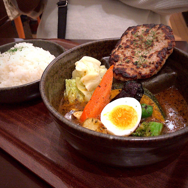 赤豚ハンバーグ＆野菜(Vajraroad ヴァサラロード)