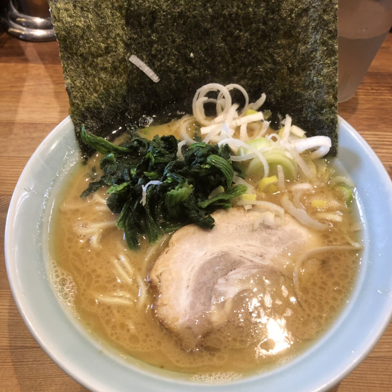 豚骨ラーメン(鶴一家 )