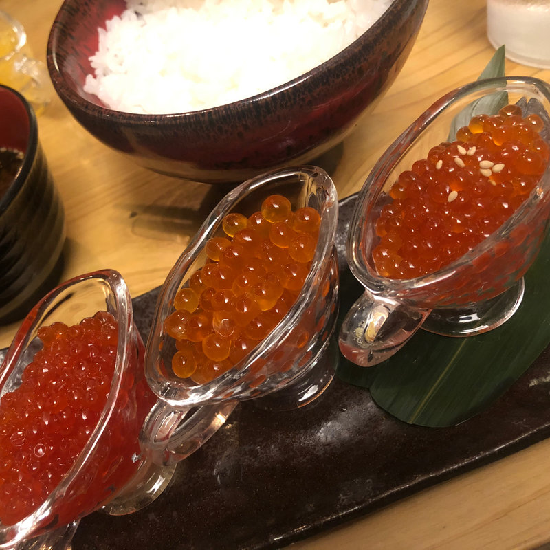 三色いくら丼(いくら丼 波の)