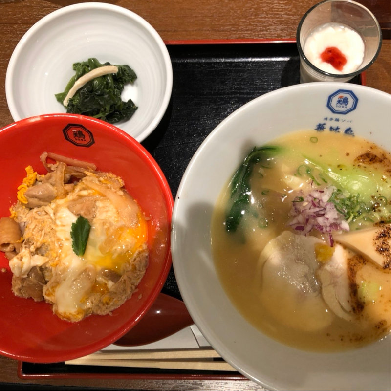 博多極上鶏白湯ソバセット(博多鶏ソバ 華味鳥 なんばダイニングメゾン店)