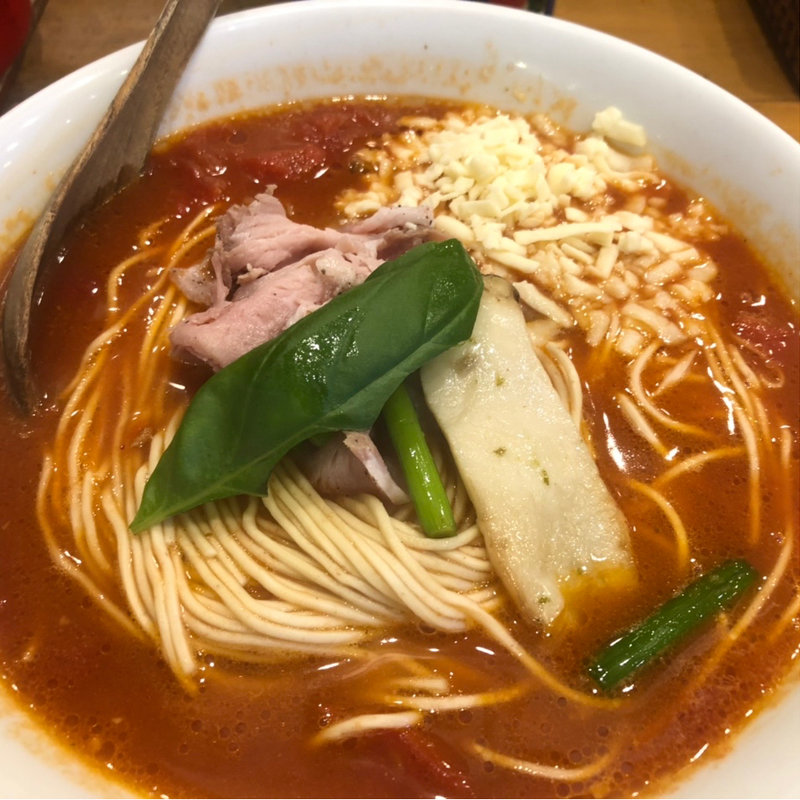 トマトラーメン(麺屋Hulu-lu（フルル）)