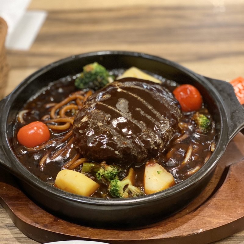 煮込みハンバーグ(銀座ライオン 渋谷マークシティ店 )