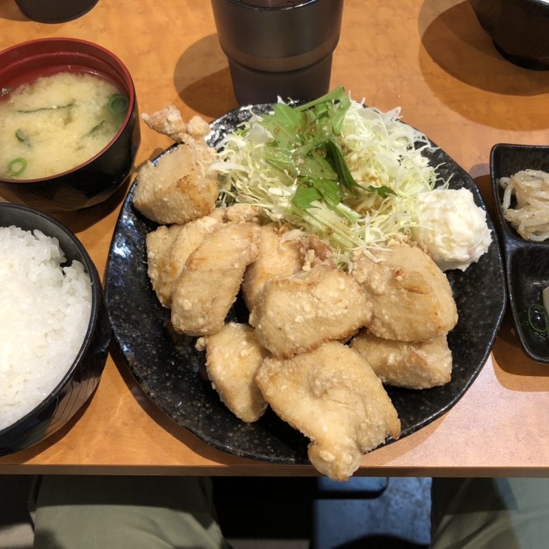 骨なし定食(大)(ジョニーのからあげ 大阪駅ビル店)