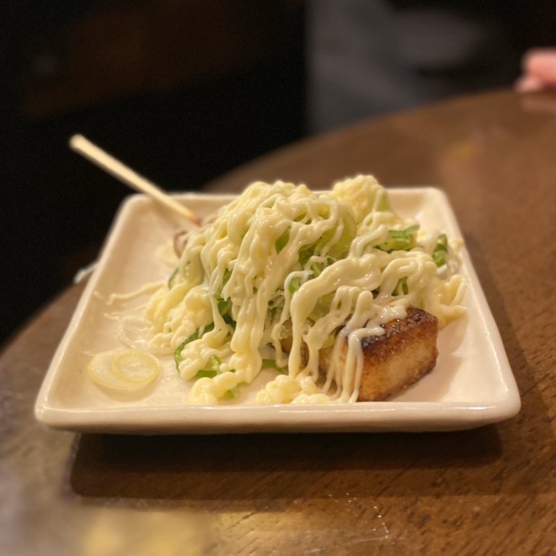 ねぎマヨ豚バラ串(立呑み 焼きとん 大黒 名駅西口店)