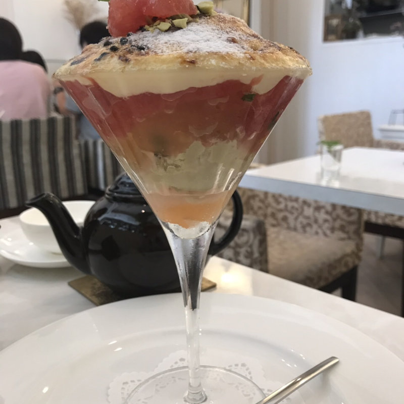 グレープフルーツのパフェ(サロン・ド・テ プレジール)