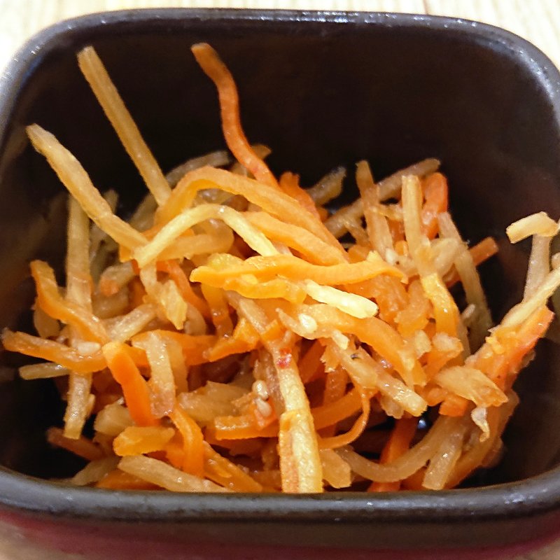 お通し（きんぴらごぼう）(目利きの銀次 飯田橋駅前店)