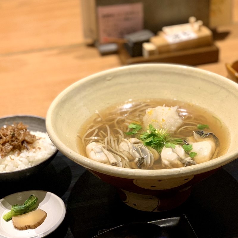 牡蠣と大根の蕎麦(鴨と醸し 鼓道)