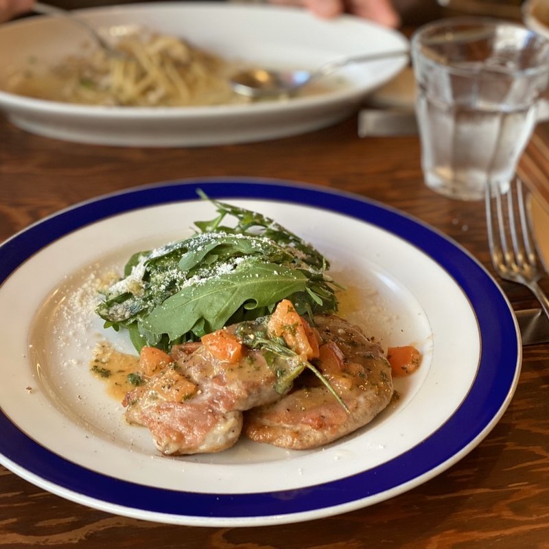 豚ヒレ肉のサルティンボッカ(Vin Sereno)