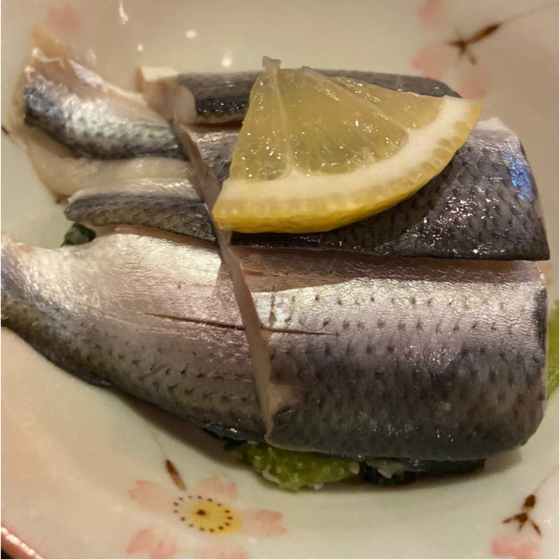 酢〆コハダの卯の花和え(居酒屋 ざかぐら)