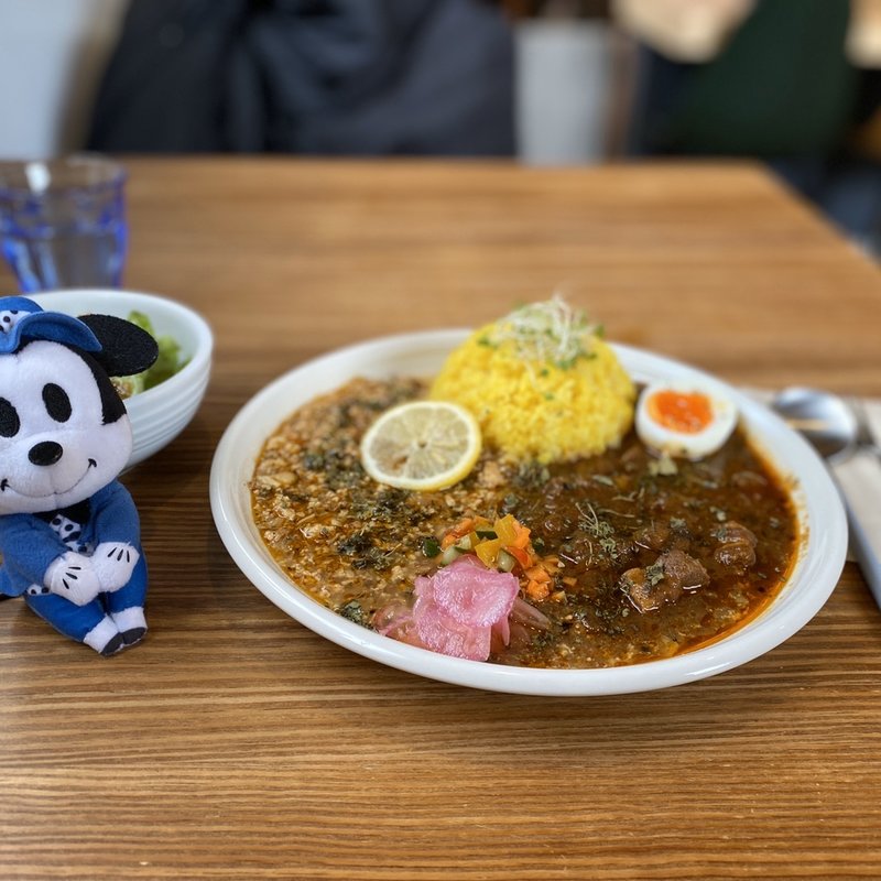 キーマカレーと今週のカレーの相がけ(KOMOLEBI)