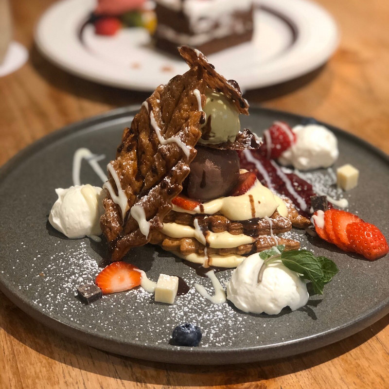 Quatre Saison(La Terrasse Cafe et dessert（ラ・テラス カフェ エ デセール）)