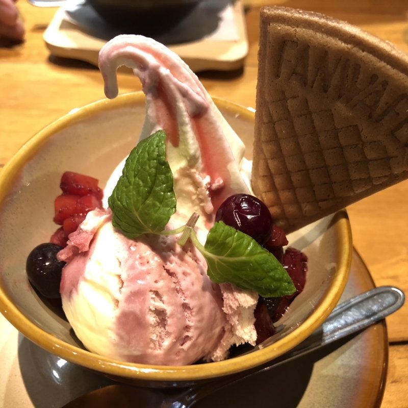 サンデー(カフェ ヨシミ (CAFE YOSHIMI))