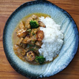 豚肉のオッソブーコ風（水/キッチンカー）(ノマドキッチン)
