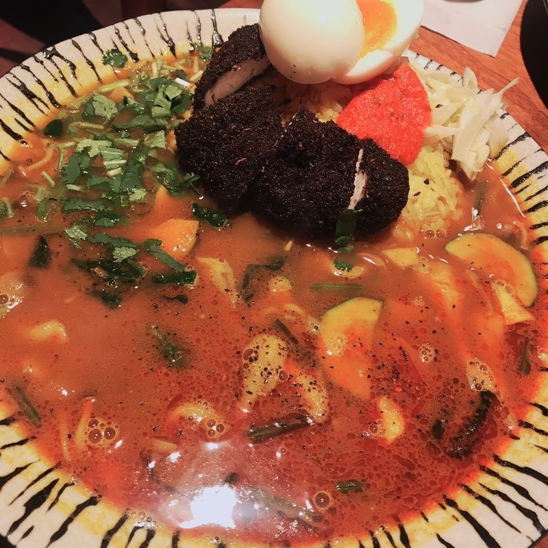 チキンカツと豆のカレー(般°若（パンニャ）)