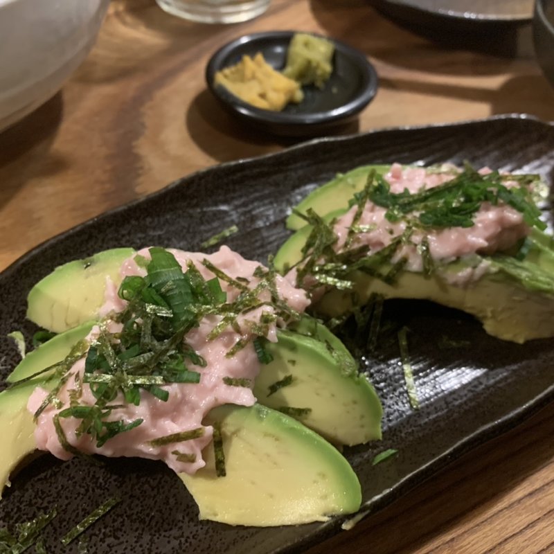 アボカドとネギトロ(おでん総本舗 多聞)