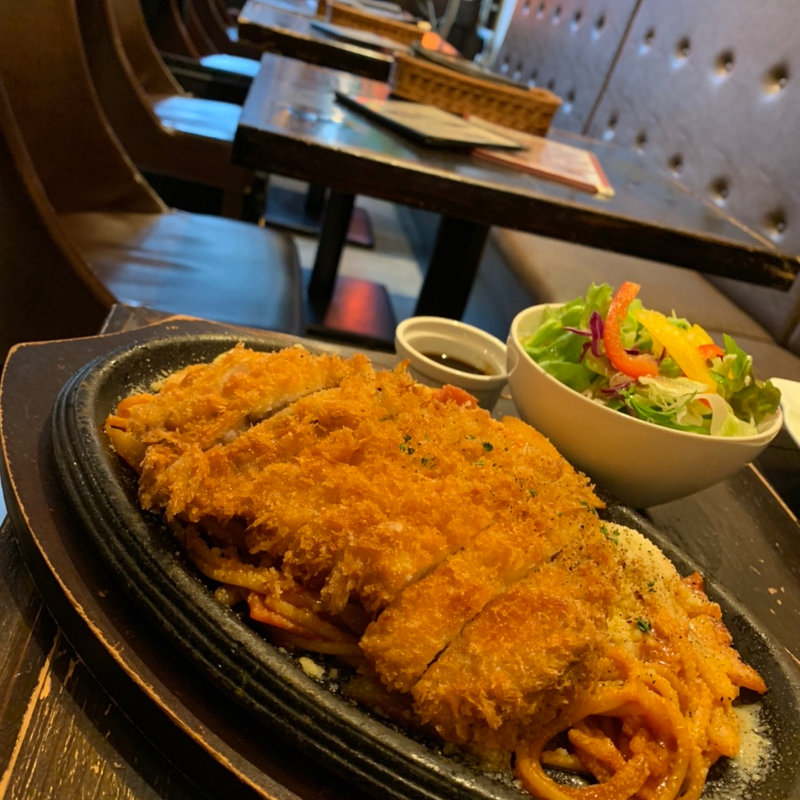 あじと名物　鉄板deナポリタン(国産豚のとんかつ トッピング)(洋食堂～TABLEあじと～)